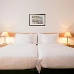 Drake Longchamp Hotel