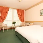 Drake Longchamp Hotel