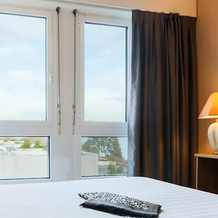 Drake Longchamp 3* Geneva