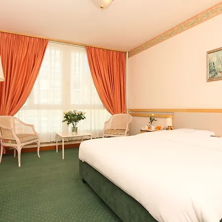 Drake Longchamp Hotel