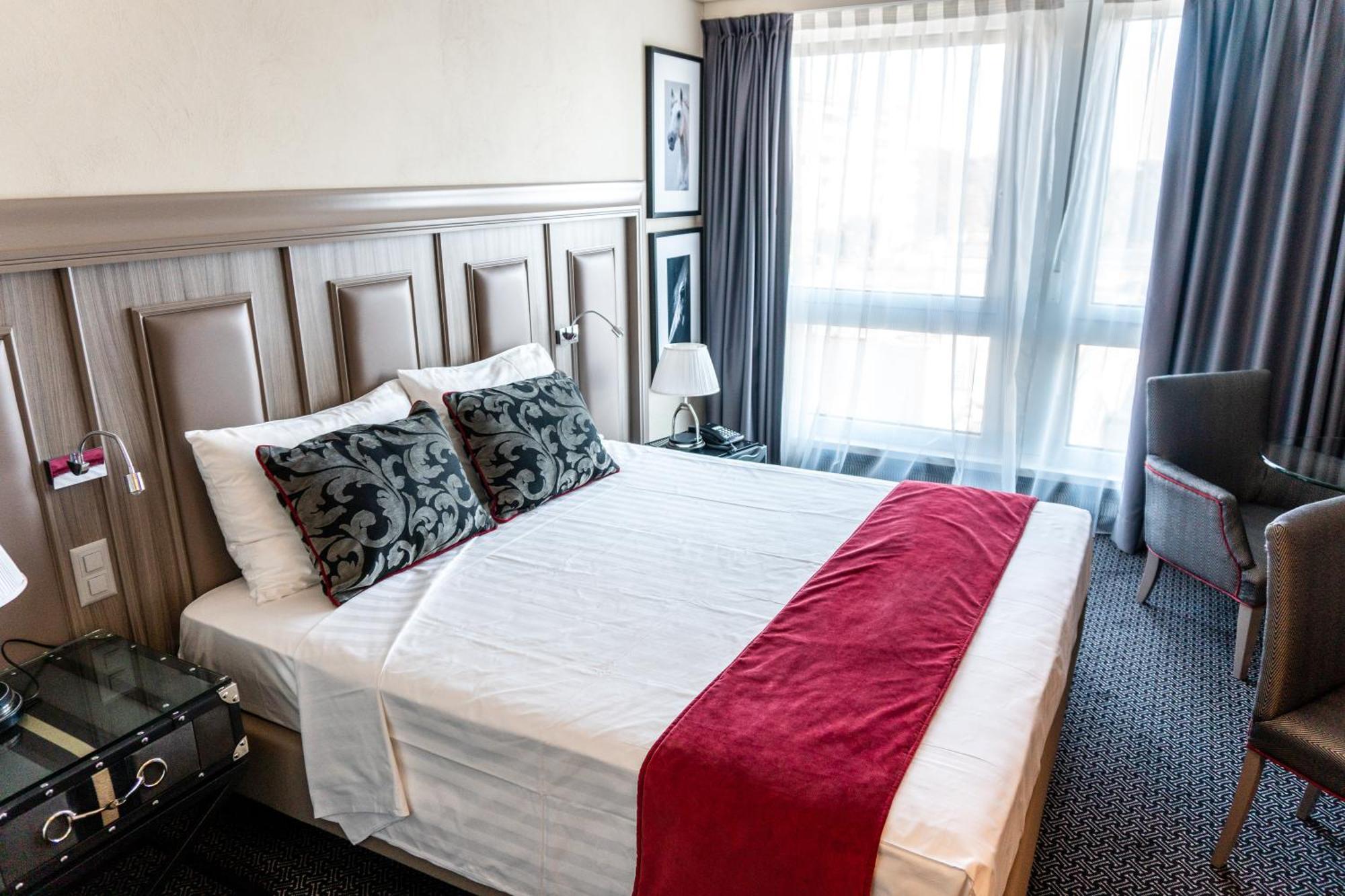 Drake Longchamp Hotel