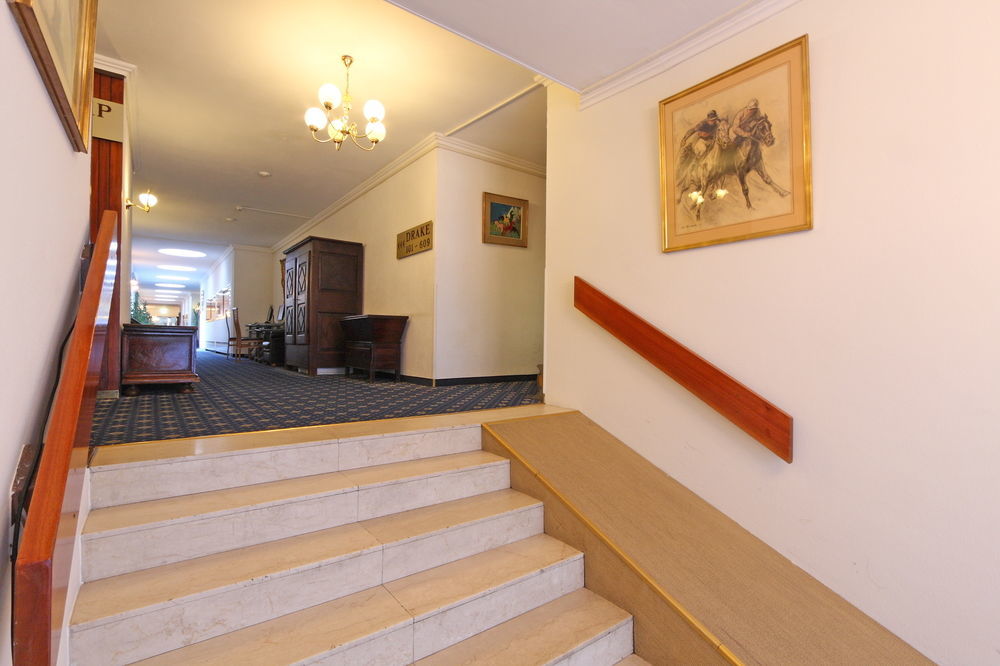 Drake Longchamp Hotel