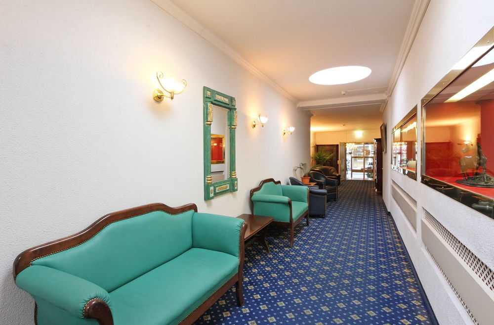 Drake Longchamp Genève